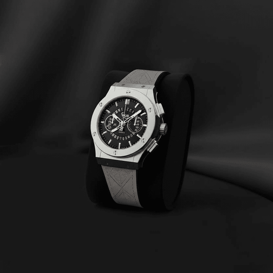 Men’s Luxury Chronograph Watch – Stainless Steel Case with Textured Silicone Strap