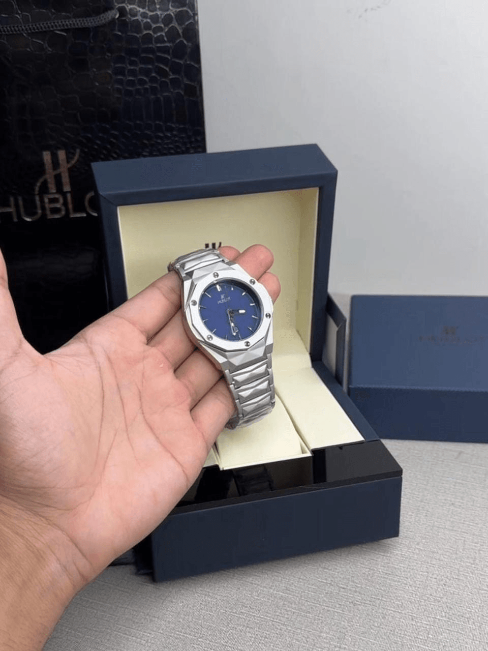 Men’s Luxury Chronograph Watch – Stainless Steel Case with Textured Silicone Strap