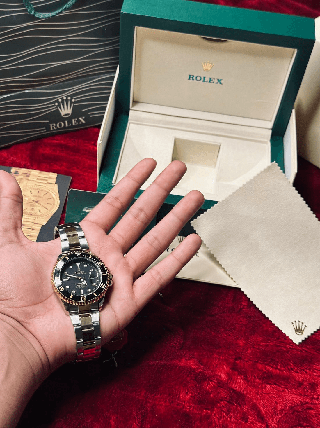 Men’s Luxury Chronograph Watch – Stainless Steel Case with Textured Silicone Strap